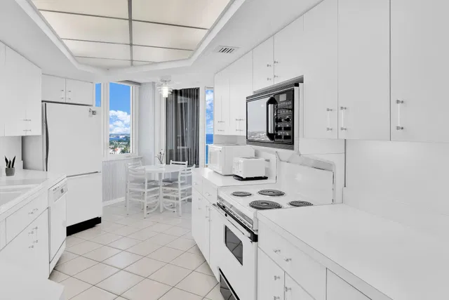 500 S Ocean Boca Unit 2201 photo 34