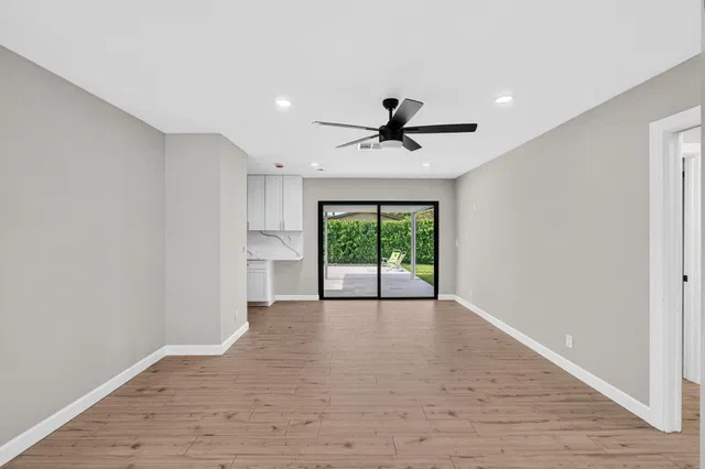  Residence photo 9