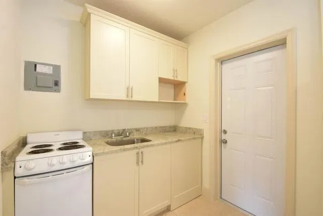 Old Northwood Residence photo 14