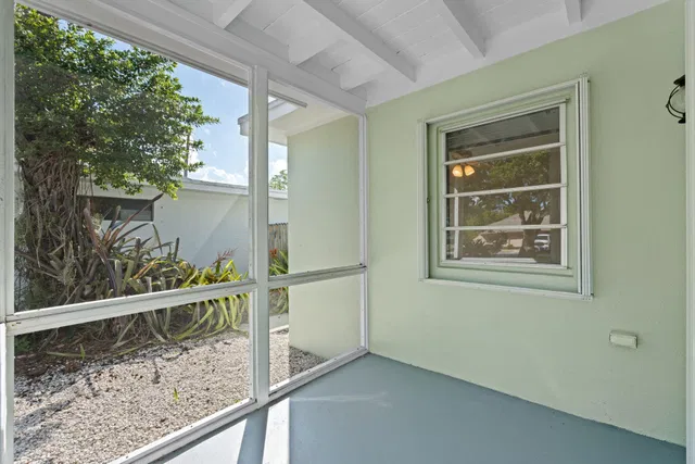Residence photo 2