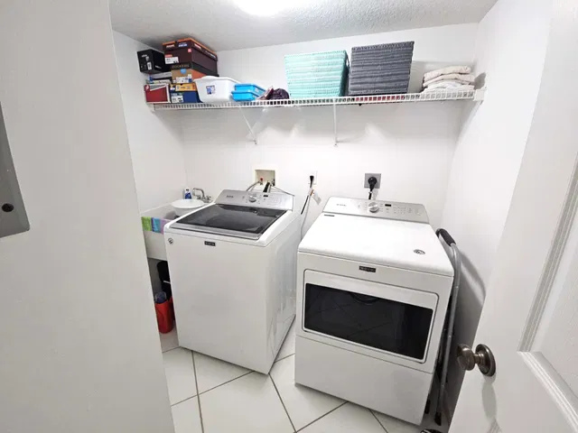 Unit 205 photo 4
