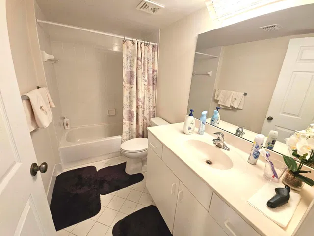 Unit 205 photo 5