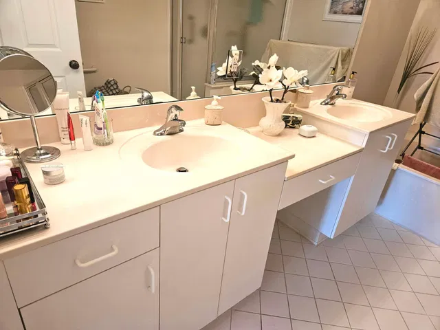 Unit 205 photo 16