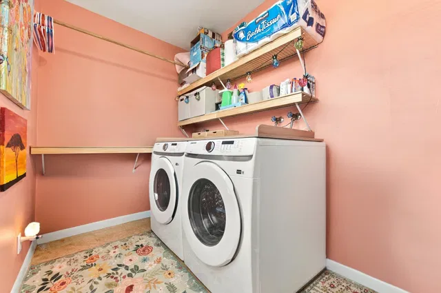 Residence photo 30