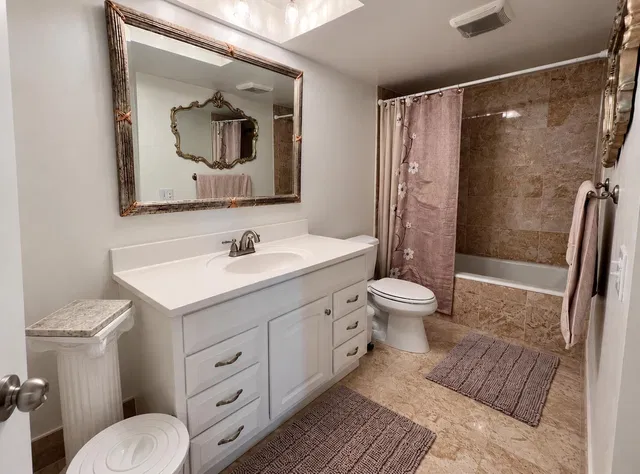 Unit 203 photo 8