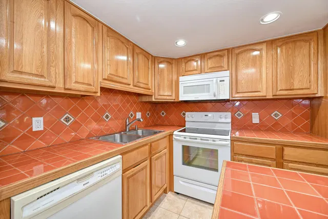 Residence photo 8
