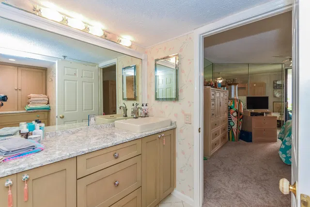 Unit 308 photo 27