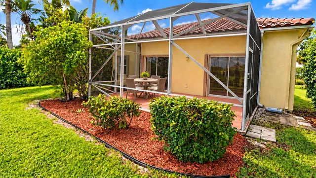  Residence photo 4