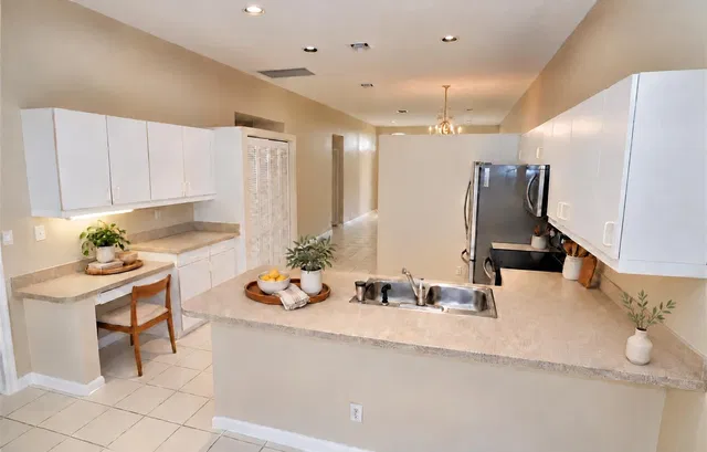  Residence photo 9