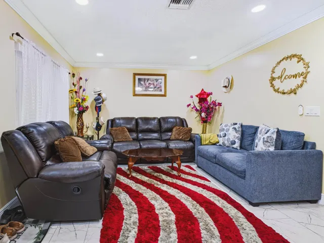  Residence photo 7