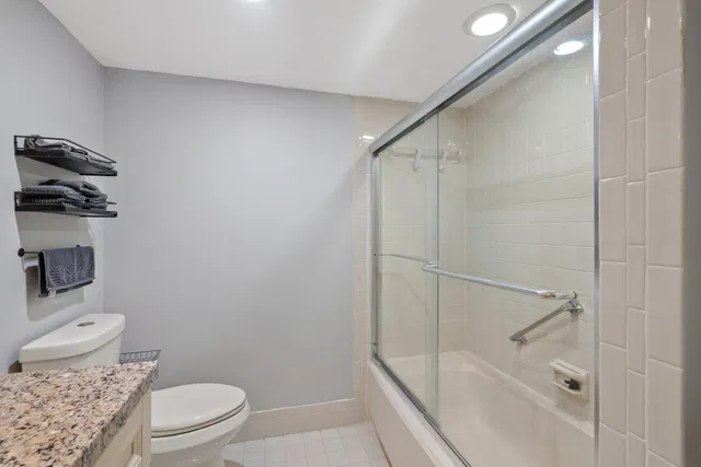 Unit 308 photo 20