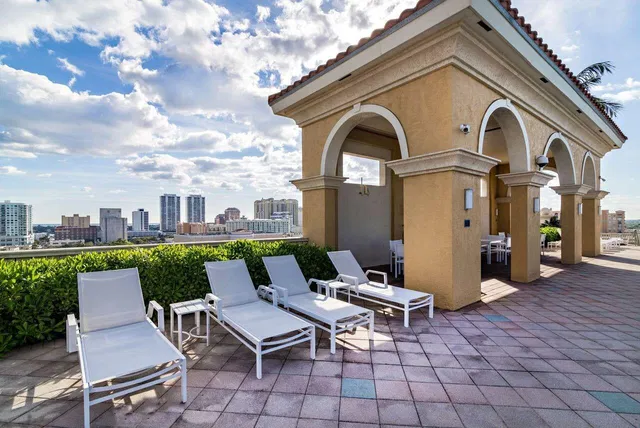 The Metropolitan Unit 203 photo 14
