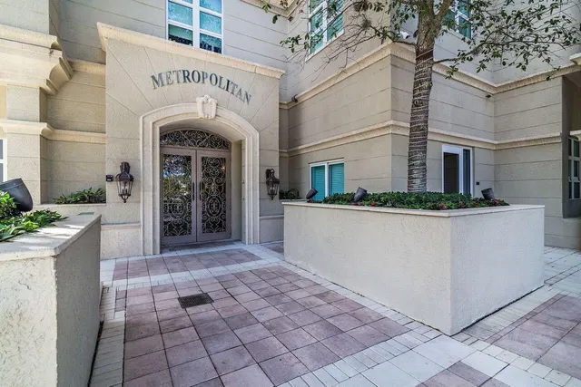 The Metropolitan Unit 203 photo 24