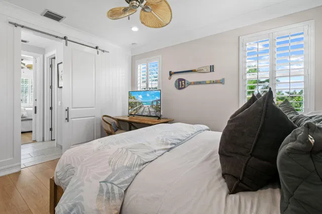 Residence photo 60
