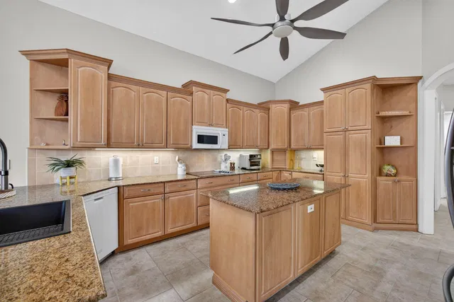 Residence photo 31
