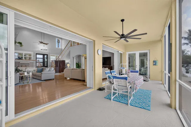 Residence photo 75