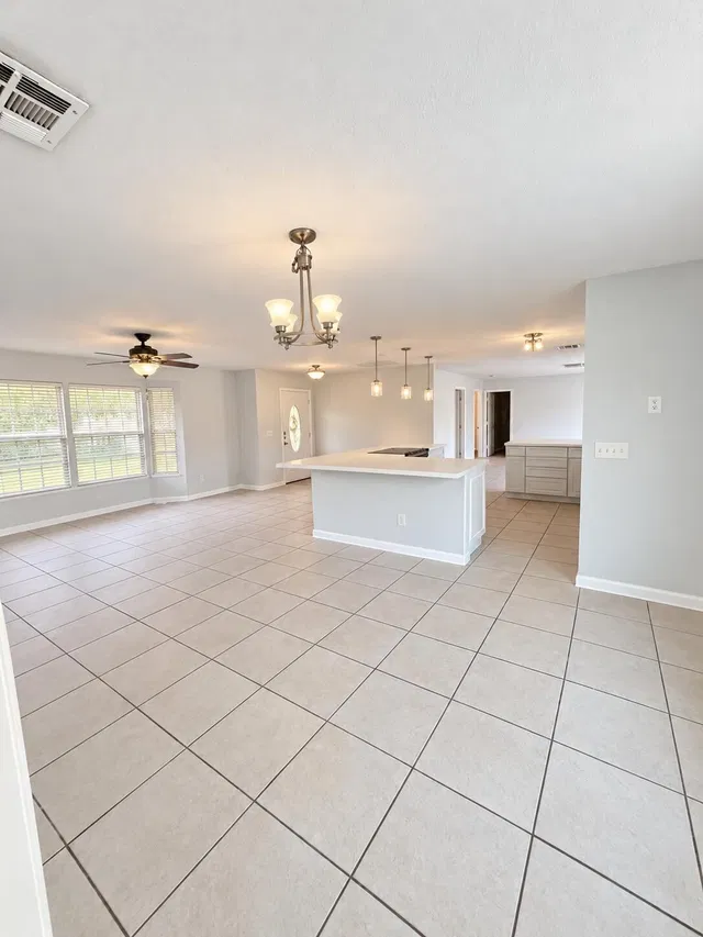 Residence photo 2