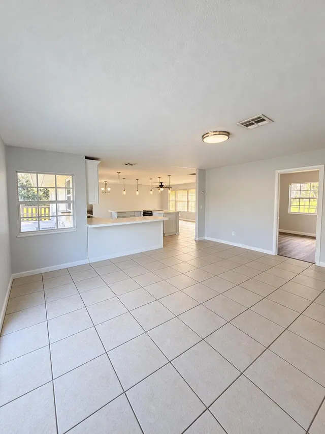 Residence photo 3