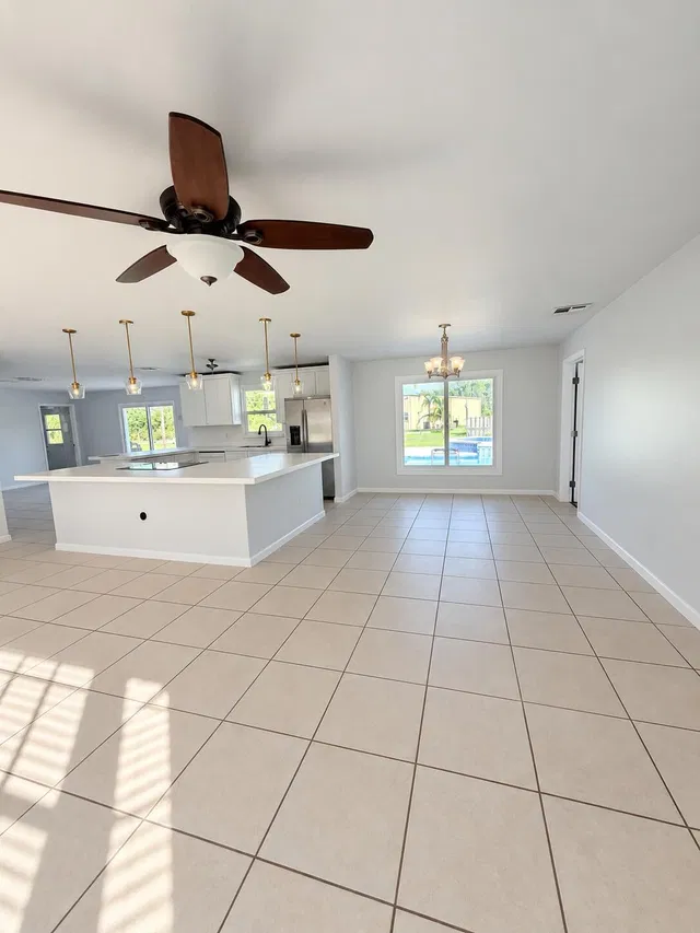 Residence photo 4