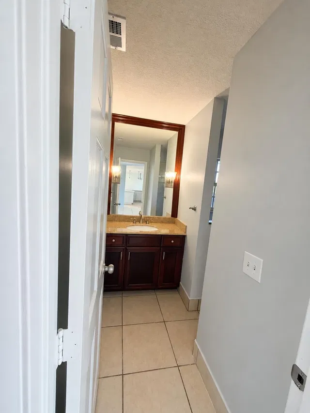 Residence photo 11