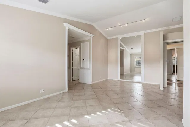 Residence photo 11