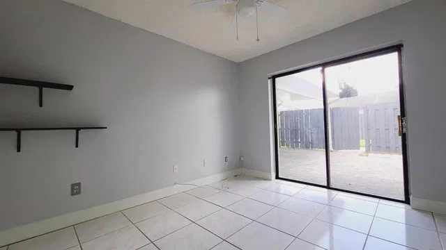 Unit C photo 11
