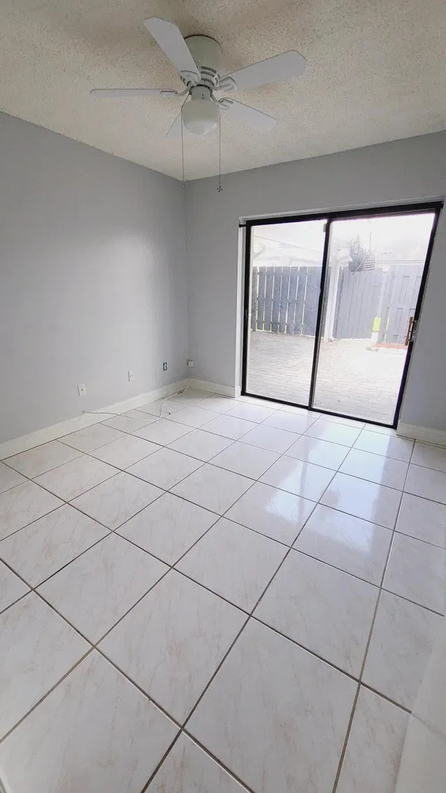 Unit C photo 12