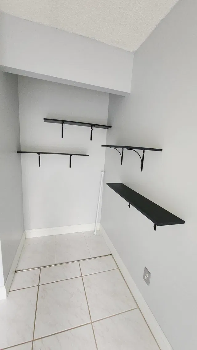 Unit C photo 13