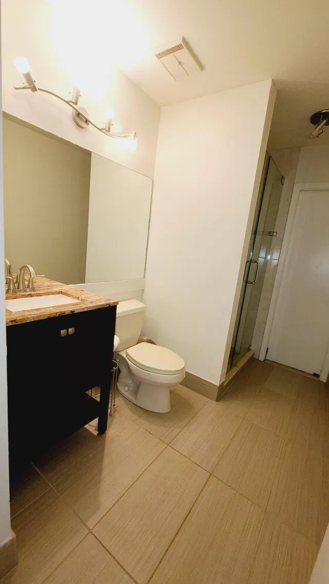 Unit C photo 14