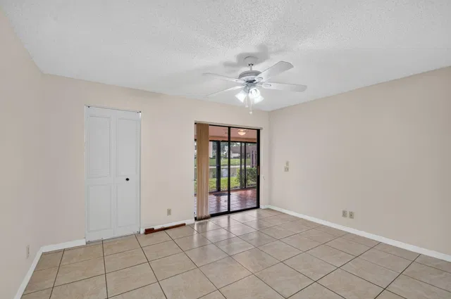 Unit C photo 27