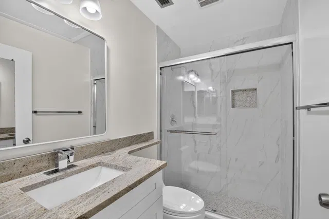 Unit C photo 28