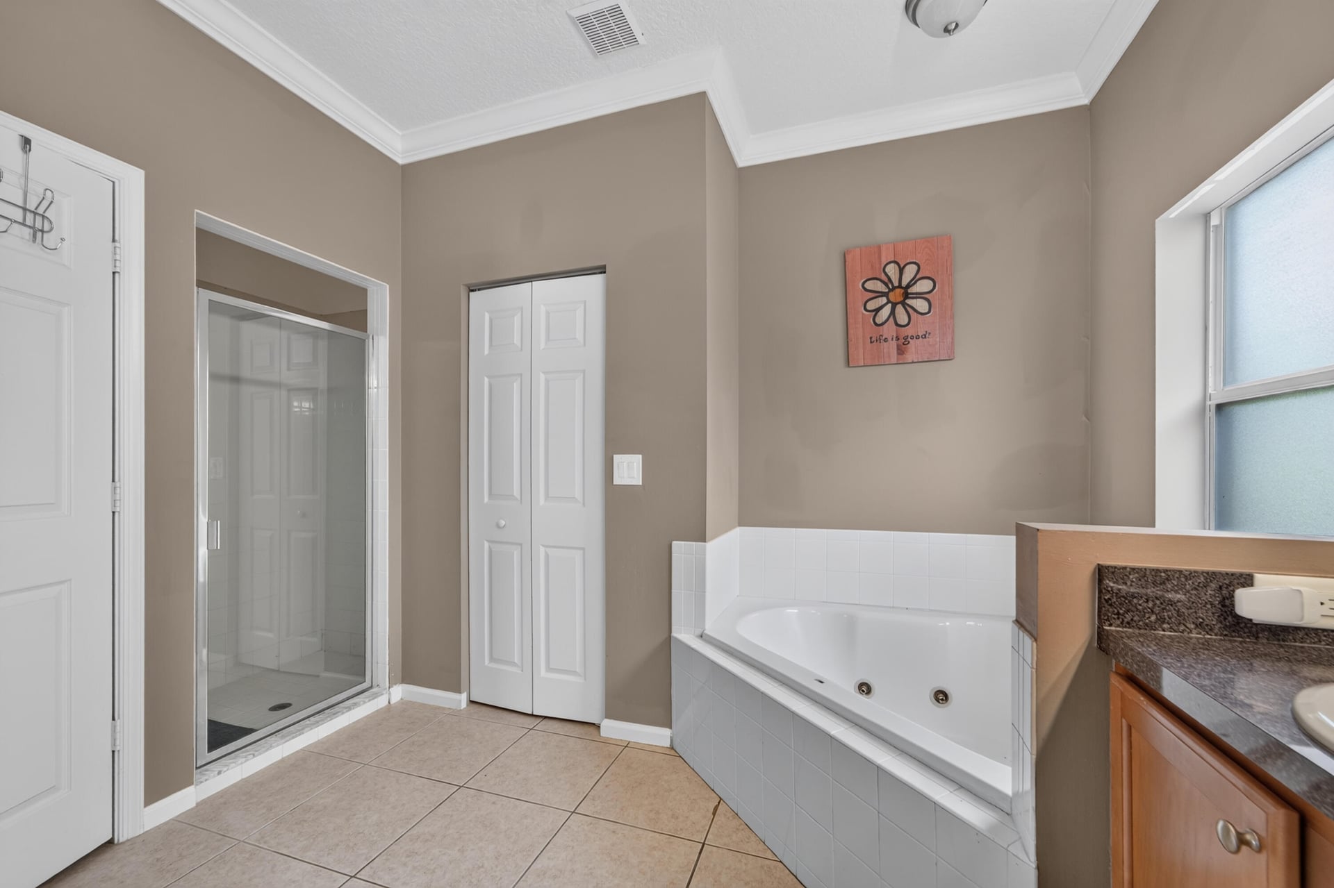 Residence photo 23