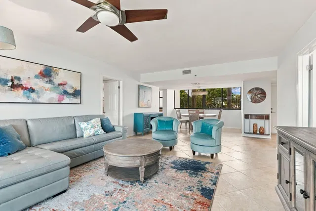 Unit 2020 photo 7