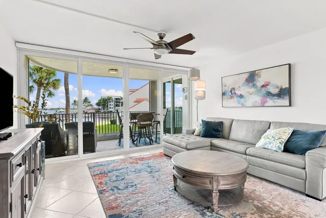Unit 2020 photo 11