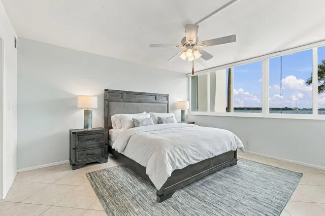 Unit 2020 photo 16