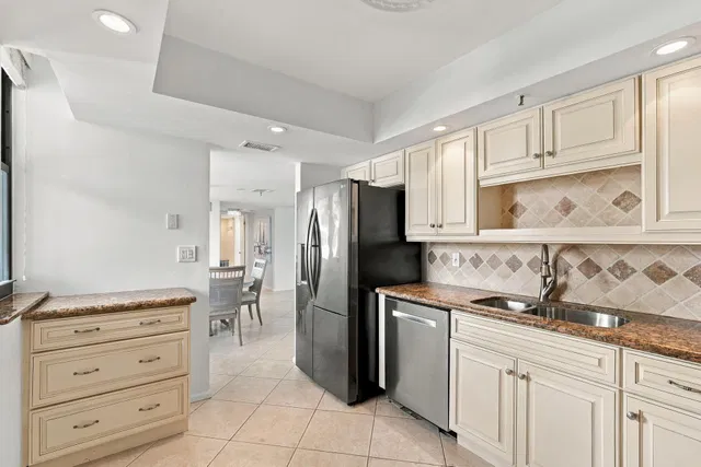 Unit 2020 photo 20