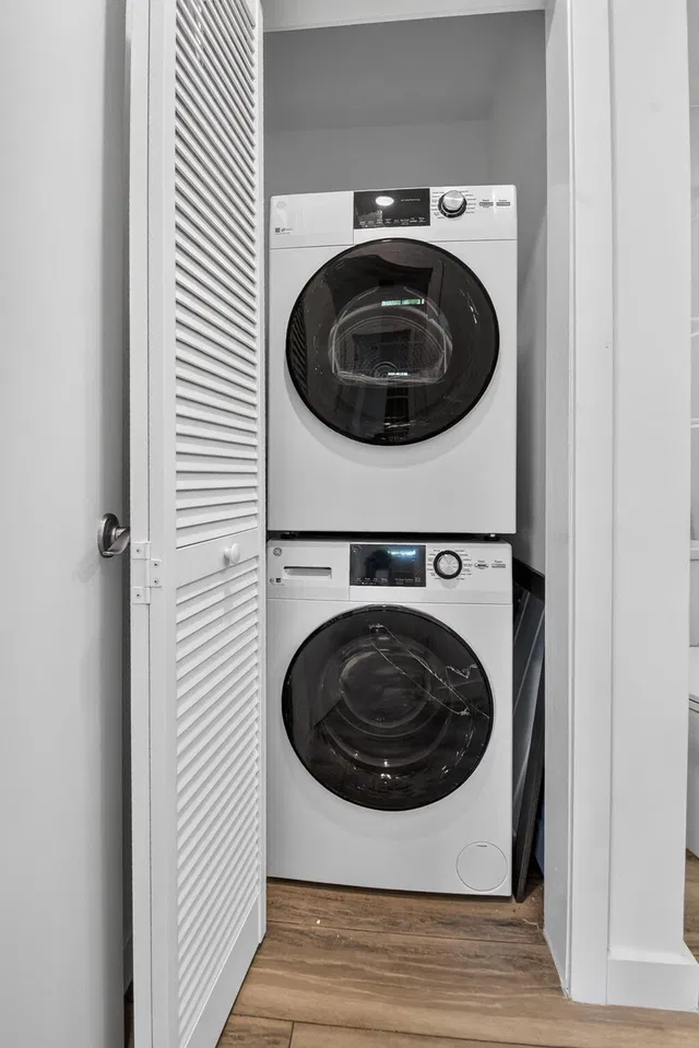 Unit 2 photo 16