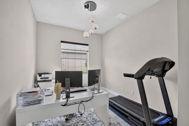 Residence photo 20