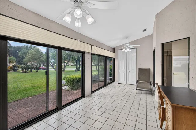 Residence photo 23