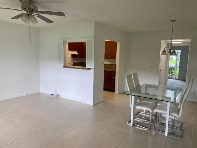 Unit 135 photo 5