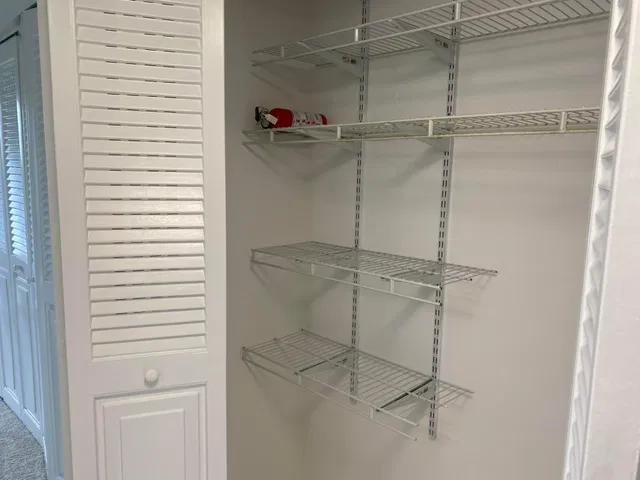 Unit 135 photo 9