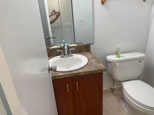 Unit 135 photo 10