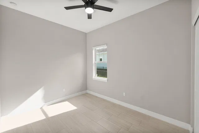 Residence photo 12
