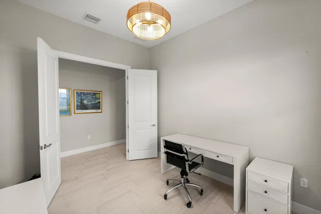 Residence photo 19