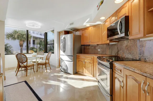 Residence photo 15