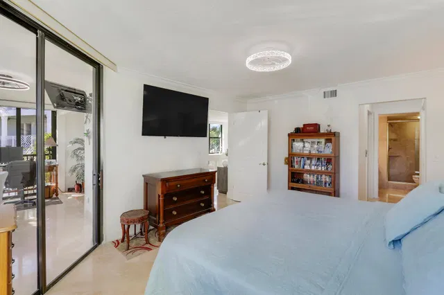 Residence photo 22
