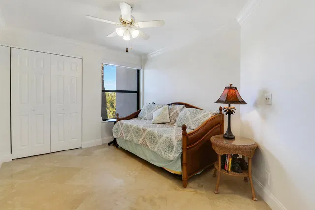 Residence photo 30