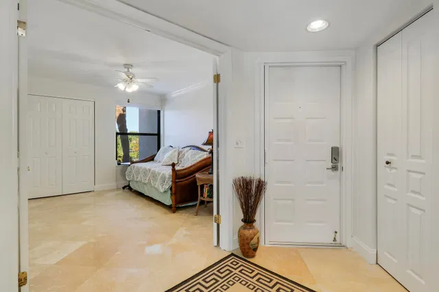 Residence photo 31