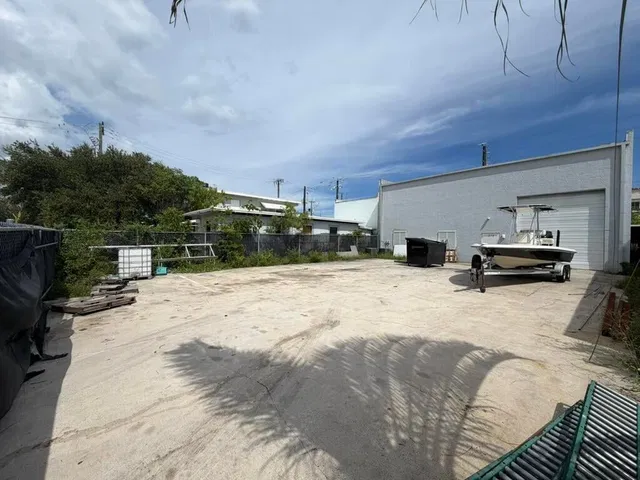 Residence photo 3