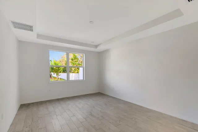  Residence photo 8